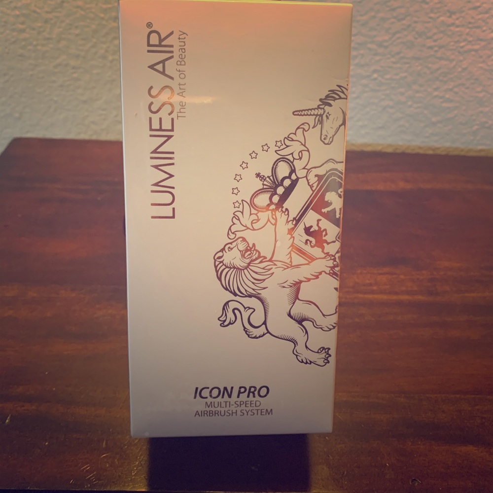 New in the box Luminess Air ICON PRO & make up